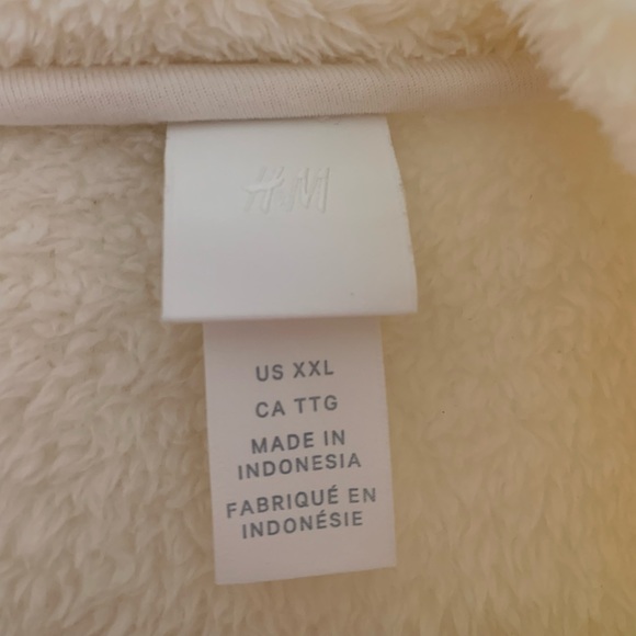 H & M Cream Sherpa Pullover - Picture 2 of 2